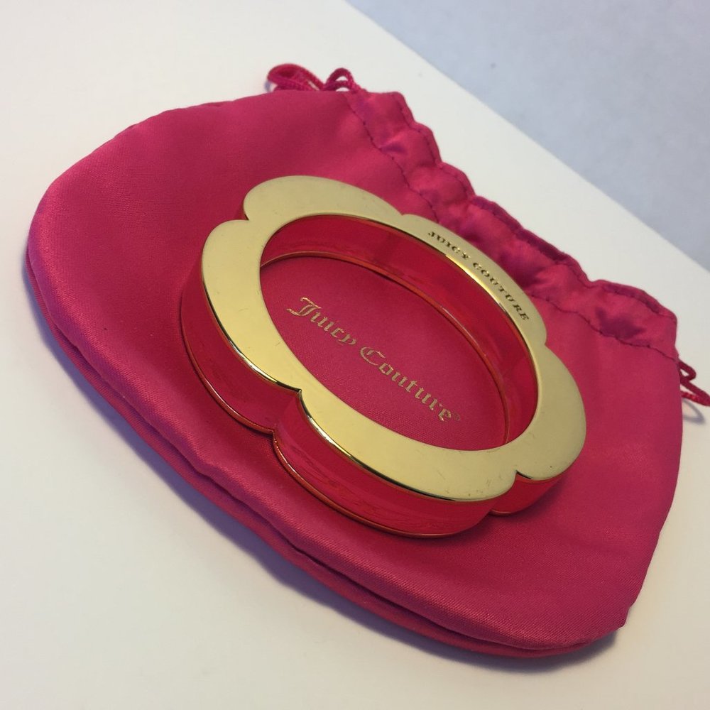 JUICY COUTURE Neon Pink Lucite/Gold Flower Bangle